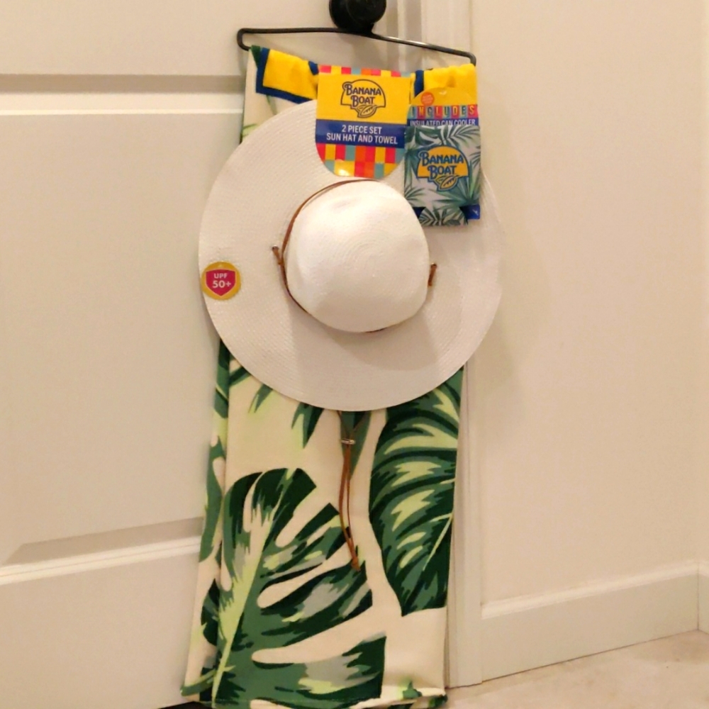 New!Banana boat 3 piece Beach Set hat towel & insulated can cooler 50+ UPF Y2K